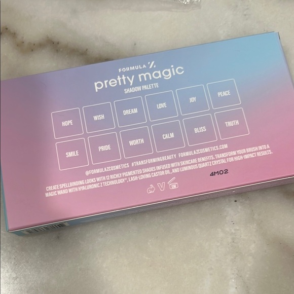 Pretty Magic Eyeshadow Palette - Multicolor 12 Shades - Picture 3 of 3